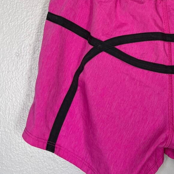 Lululemon Tracker Shorts Paris Pink Black Women's Size 4 Running Gym Activewear - Picture 5 of 11